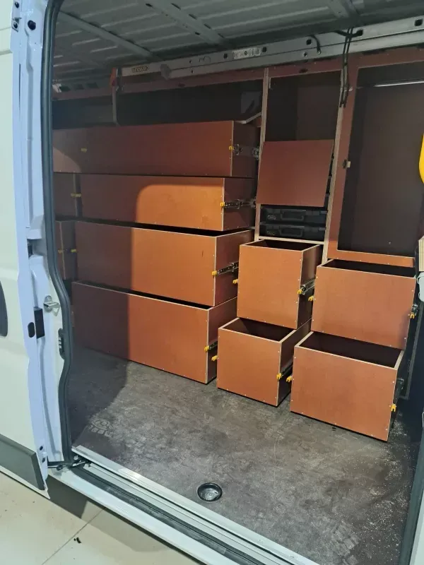 aménagement intérieur véhicule utilitaire