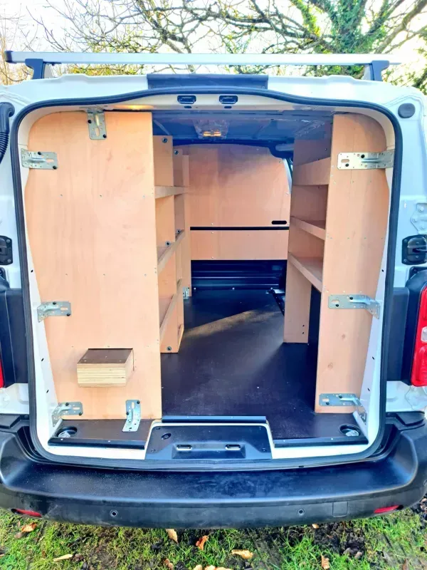 aménagement intérieur véhicule utilitaire