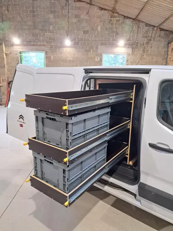 aménagement intérieur véhicule utilitaire