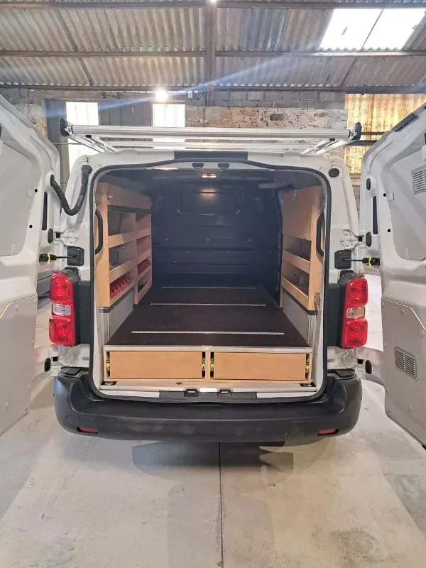 aménagement intérieur véhicule utilitaire